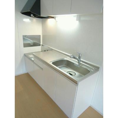 リリー 201【管理NO：1-016072001-02010】 ★家具家電は申し込み後に搬入しますの物件写真3