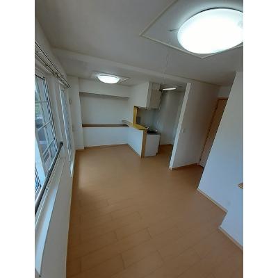 ローレル 202【管理NO：1-015974501-02020】 ★家具家電は申し込み後に搬入します★の物件写真2