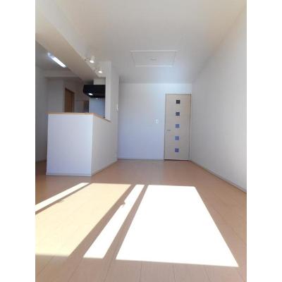 アイランド花月　Ⅲ 302【管理NO：1-018846302-03020】 ★家具家電は申し込み後に搬入しますの物件写真2
