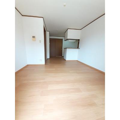 ドルフ・サンフラワー 102【管理NO：1-011729001-01020】 ★家具家電は申し込み後に搬入します★の物件写真2