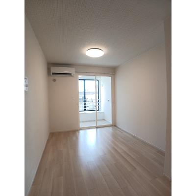 サンシャイン　フラワー 101【管理NO：1-027389401-01010】 ★家具家電は申し込み後に搬入しますの物件写真2