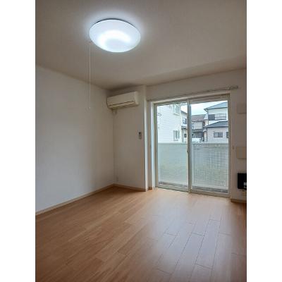 ヴィラ・デ・ミュゲ 102【管理NO：1-016679401-01020】 ★家具家電は申し込み後に搬入します 2026年08月上旬入居可能の物件写真2