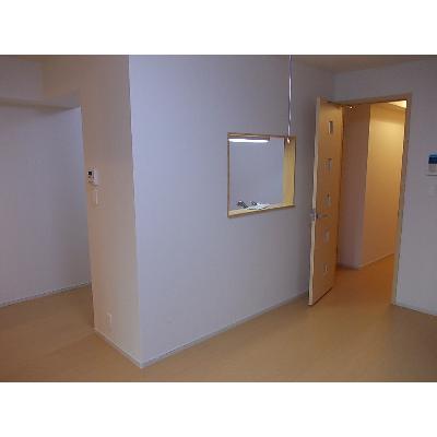サングリア 101【管理NO：1-017396401-01010】 ★家具家電は申し込み後に搬入します 2026年07月下旬入居可能の物件写真2