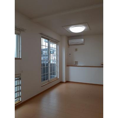 apartment 愛知県蒲郡市神明町１１－１５ 

↓地図はこちらから