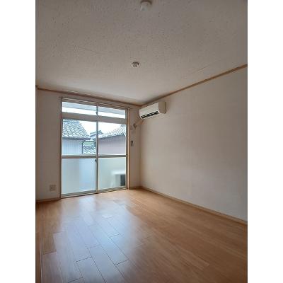 エルディムティンクル 201【管理NO：1-003672601-02010】 ★家具家電は申し込み後に搬入します★の物件写真2
