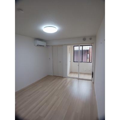 レスポワール　ドゥ　シュド 101【管理NO：1-027942201-01010】 ★家具家電は申し込み後に搬入します★の物件写真2