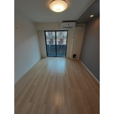 グランシュテル 108【管理NO：1-027455901-01070】 ★家具家電は申し込み後に搬入します★ ★2026年09月上旬入居可能★の物件写真2