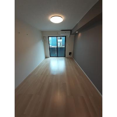 グランシュテル 103【管理NO：1-027455901-01030】 ★家具家電は申し込み後に搬入します★の物件写真2