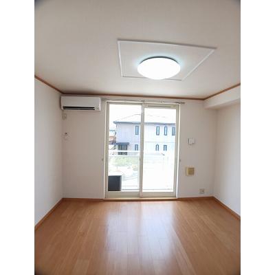 フレーシュ 201【管理NO：1-012438001-02010】 ★家具家電は申し込み後に搬入しますの物件写真2
