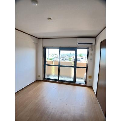 フォレストパレス五番館 302【管理NO：1-010446201-03020】 ★家具家電は申し込み後に搬入しますの物件写真2