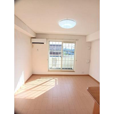 サンリット・パーク 205【管理NO：1-014632801-02040】 ★家具家電は申し込み後に搬入しますの物件写真2