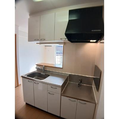 サンリット・パーク 205【管理NO：1-014632801-02040】 ★家具家電は申し込み後に搬入しますの物件写真3