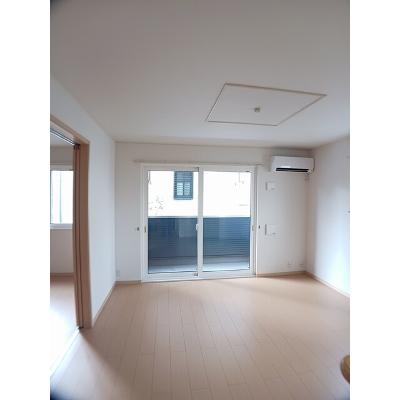 プレミアシャープ 103【管理NO：1-015509501-01030】 ★家具家電は申し込み後に搬入しますの物件写真2