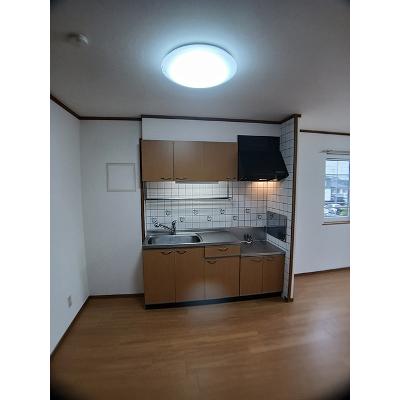 ラシーヌニツ家 201【管理NO：1-011108501-02010】 ★家具家電は申し込み後に搬入します★の物件写真3