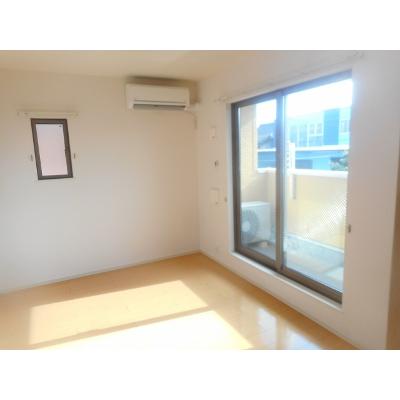 Ｖｉｏｌａ（ビオラ） 201【管理NO：1-020666401-02010】 ★家具家電は申し込み後に搬入しますの物件写真2