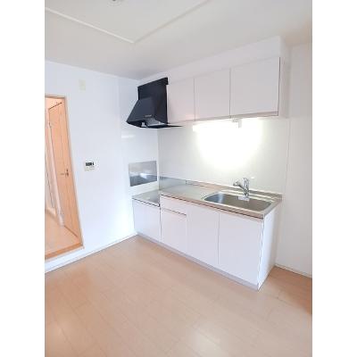 ミレフィオーリ 203【管理NO：1-018316501-02030】 ★家具家電は申し込み後に搬入します★の物件写真3