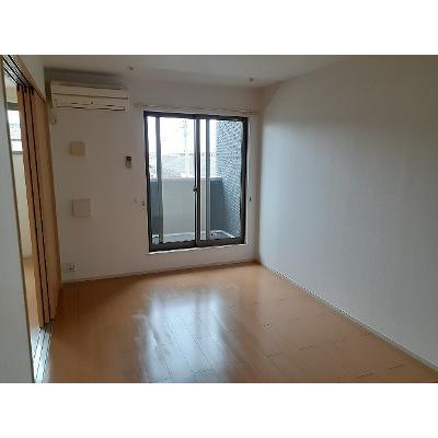 ＫＵＲＡ 203【管理NO：1-017241301-02030】 ★家具家電は申し込み後に搬入します★の物件写真2