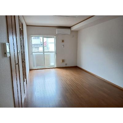 サニ－シ－ズン 102【管理NO：1-013164201-01020】 ★家具家電は申し込み後に搬入します★の物件写真2