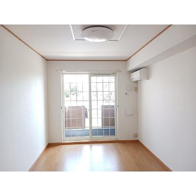 スタディオ 101【管理NO：1-013088301-01010】 ★家具家電は申し込み後に搬入しますの物件写真2