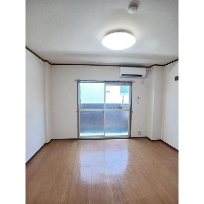 ウィステリアⅡ 202【管理NO：1-012056301-02020】 ★家具家電は申し込み後に搬入します★の物件写真2