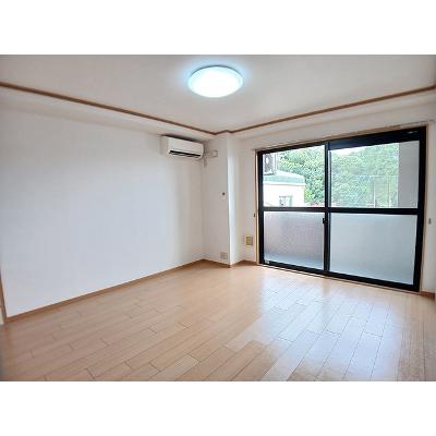 アンフィニ 201【管理NO：1-012671901-02010】 ★家具家電は申し込み後に搬入します★の物件写真2