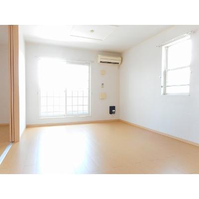フィガロ 201【管理NO：1-016023001-02010】 ★家具家電は申し込み後に搬入しますの物件写真2
