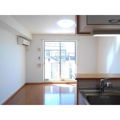 ディオーネ 205【管理NO：1-014344601-02040】 ★家具家電は申し込み後に搬入します★の物件写真2