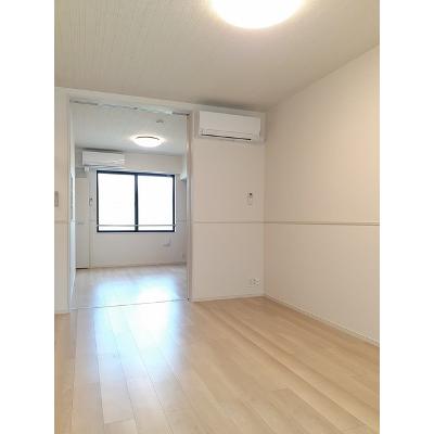 シュライン 103【管理NO：1-027473001-01030】 ★家具家電は申し込み後に搬入しますの物件写真2