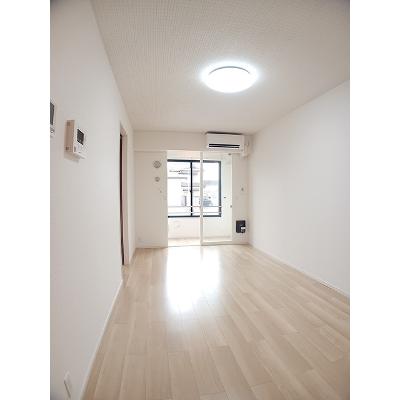 ヴァーチュ葵 103【管理NO：1-028415101-01030】 ★家具家電は申し込み後に搬入します★の物件写真2