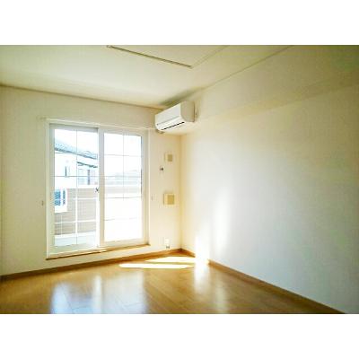 パラッツオⅢ 201【管理NO：1-014295901-02010】 ★家具家電は申し込み後に搬入します★の物件写真2
