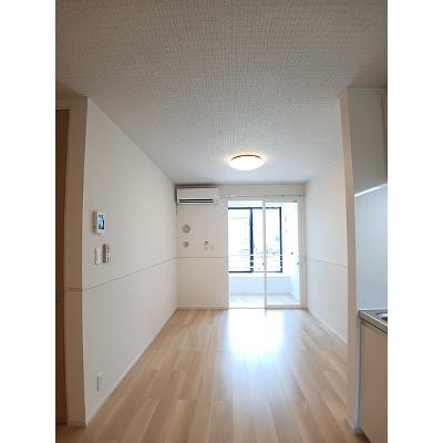 サリーレⅢ 105【管理NO：1-028224701-01040】 ★家具家電は申し込み後に搬入します★の物件写真2