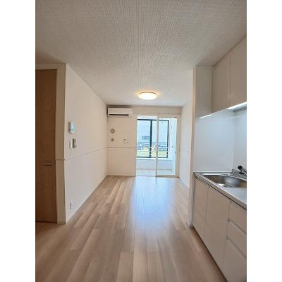 サリーレⅢ 103【管理NO：1-028224701-01030】 ★家具家電は申し込み後に搬入します★の物件写真2