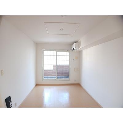 アビタシオン向山 201【管理NO：1-015930301-02010】 ★家具家電は申し込み後に搬入しますの物件写真2