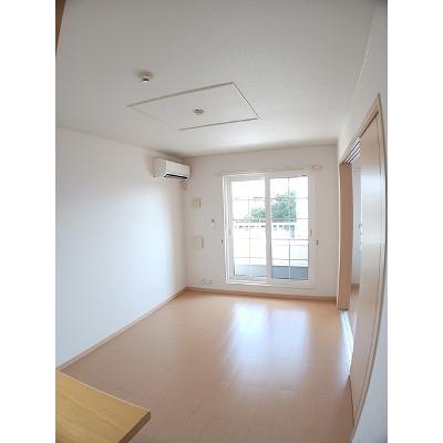 サンタ　モニカ 201【管理NO：1-015692801-02010】 ★家具家電は申し込み後に搬入します★ ★2026年08月下旬入居可能★の物件写真2