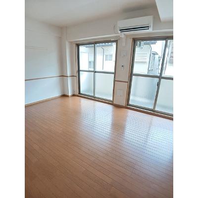 サン・アルバーダ 206【管理NO：1-013918401-02050】 ★家具家電は申し込み後に搬入しますの物件写真2