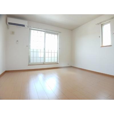 サンリットヒル 205【管理NO：1-015040901-02040】 ★家具家電は申し込み後に搬入しますの物件写真2