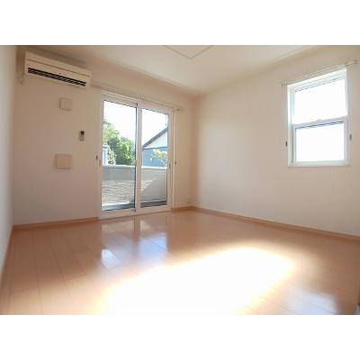 レクサス共栄　Ｆ 101【管理NO：1-016421001-01010】 ★家具家電は申し込み後に搬入しますの物件写真2