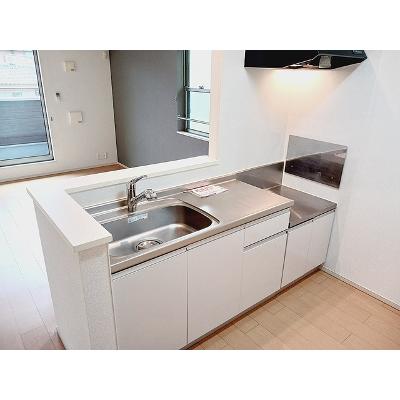 ラフレシール 201【管理NO：1-020590201-02010】 ★家具家電は申し込み後に搬入します★の物件写真3