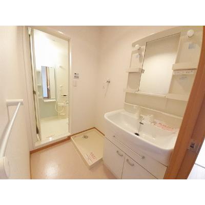 グロワール 101【管理NO：1-014443601-01010】 ★家具家電は申し込み後に搬入しますの物件写真6
