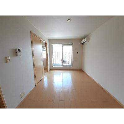 サン　ソレーユ 201【管理NO：1-016114401-02010】 ★家具家電は申し込み後に搬入しますの物件写真2