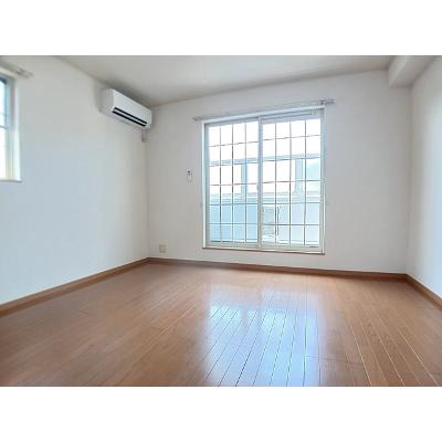 ミッドランドクレスト 201【管理NO：1-014276701-02010】 ★家具家電は申し込み後に搬入しますの物件写真2