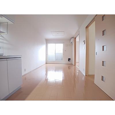 ワームス 205【管理NO：1-016981601-02040】 ★家具家電は申し込み後に搬入します★の物件写真2
