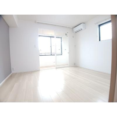 アイリス 106【管理NO：1-027916301-01050】 ★家具家電は申し込み後に搬入します★の物件写真2
