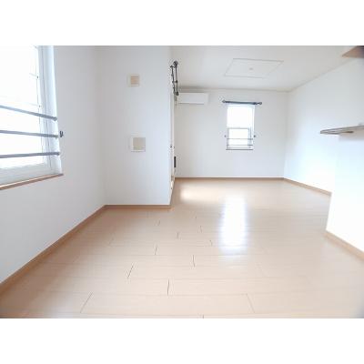 ソーレ（ｓｏｌｅ） 205【管理NO：1-014600701-02040】 ★家具家電は申し込み後に搬入します★の物件写真2
