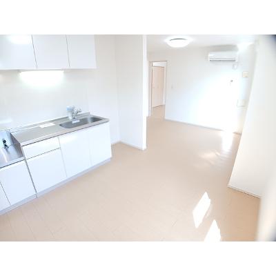 イースト・ピア 203【管理NO：1-020960401-02030】 ★家具家電は申し込み後に搬入します★の物件写真2