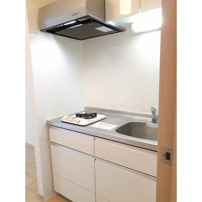 セントレ青山 303【管理NO：1-018756201-03030】 ★家具家電は申し込み後に搬入します★の物件写真3