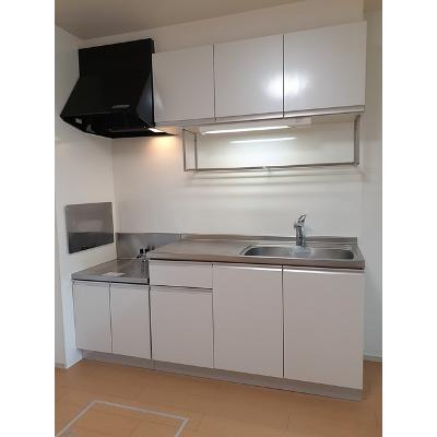 カーサ尾城 102【管理NO：1-017268301-01020】 ★家具家電は申し込み後に搬入します★の物件写真3