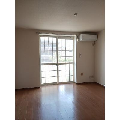 エバーグリーン 202【管理NO：1-010460601-02020】 ★家具家電は申し込み後に搬入します★の物件写真2