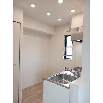 ルークス 205【管理NO：1-028585701-02040】 ★家具家電は申し込み後に搬入しますの物件写真3