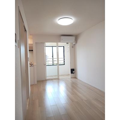 ルークス 203【管理NO：1-028585701-02030】 ★家具家電は申し込み後に搬入しますの物件写真2